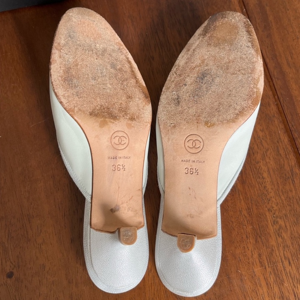 Pale blue lambskin Chanel ballet mule heel silver toe cap - Picture 10 of 12
